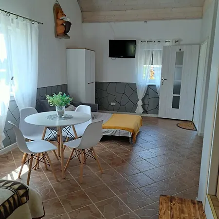 Dercówka Apartamento Mieroszyno